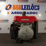 LOTE 242 - 01 GERADOR DE ENERGIA 2 TEMPOS MOTOMIL MOD: MG950 (NO ESTADO) ATENÇÃO! FAZER A VISITAÇÃO ANTES DE ARREMATAR, NÃO SABEMOS SE FUNCIONA. LEILÃO NÃO TEM GARANTIA E NEM DEVOLUÇÃO, SUJEITO A POSSÍVEIS AVARIAS VISÍVEIS/OCULTAS E/OU AUSÊNCIA DE COMPONENTES.