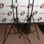 LOTE 258 - 02 TRIPÉS PARA CAIXA DE SOM (NO ESTADO) ATENÇÃO! FAZER A VISITAÇÃO ANTES DE ARREMATAR, NÃO SABEMOS SE FUNCIONA. LEILÃO NÃO TEM GARANTIA E NEM DEVOLUÇÃO, SUJEITO A POSSÍVEIS AVARIAS VISÍVEIS/OCULTAS E/OU AUSÊNCIA DE COMPONENTES.