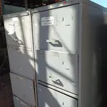 LOTE 198 - 02 ARQUIVOS EM AÇO INCOMPLETOS (NO ESTADO) ATENÇÃO! FAZER A VISITAÇÃO ANTES DE ARREMATAR, NÃO SABEMOS SE FUNCIONA. LEILÃO NÃO TEM GARANTIA E NEM DEVOLUÇÃO, SUJEITO A POSSÍVEIS AVARIAS VISÍVEIS/OCULTAS E/OU AUSÊNCIA DE COMPONENTES.