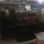 LOTE 186 - 01 TV PHILIPS 40” (NO ESTADO) ATENÇÃO! FAZER A VISITAÇÃO ANTES DE ARREMATAR, NÃO SABEMOS SE FUNCIONA. LEILÃO NÃO TEM GARANTIA E NEM DEVOLUÇÃO, SUJEITO A POSSÍVEIS AVARIAS VISÍVEIS/OCULTAS E/OU AUSÊNCIA DE COMPONENTES.