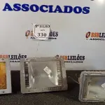 LOTE 330 - 03 REFLETORES (NO ESTADO) ATENÇÃO! FAZER A VISITAÇÃO ANTES DE ARREMATAR, NÃO SABEMOS SE FUNCIONA. LEILÃO NÃO TEM GARANTIA E NEM DEVOLUÇÃO, SUJEITO A POSSÍVEIS AVARIAS VISÍVEIS/OCULTAS E/OU AUSÊNCIA DE COMPONENTES.