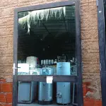 LOTE 427 - 01 PORTA EM ALUMÍNIO COM VIDRO BRINDADO (NO ESTADO) ATENÇÃO! FAZER A VISITAÇÃO ANTES DE ARREMATAR, NÃO SABEMOS SE FUNCIONA. LEILÃO NÃO TEM GARANTIA E NEM DEVOLUÇÃO, SUJEITO A POSSÍVEIS AVARIAS VISÍVEIS/OCULTAS E/OU AUSÊNCIA DE COMPONENTES.