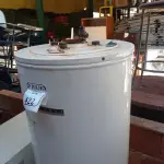LOTE 422 - 01 AQUECEDOR BOILER  (NO ESTADO) ATENÇÃO! FAZER A VISITAÇÃO ANTES DE ARREMATAR, NÃO SABEMOS SE FUNCIONA. LEILÃO NÃO TEM GARANTIA E NEM DEVOLUÇÃO, SUJEITO A POSSÍVEIS AVARIAS VISÍVEIS/OCULTAS E/OU AUSÊNCIA DE COMPONENTES.