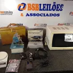 LOTE 268 - 01 MICROONDAS , 01 MÁQUINA DE COSTURA , 01MISTURADOR DE FREQUÊNCIA ,01 CELULAR ANTIGO ,01 BALANÇA DIGITAL ,01 CÂMERA DE SEGURANÇA,01 FONE ,01 MOUSE ,01 HD E 01 GRAVADORA SANSUNG (NO ESTADO) ATENÇÃO! FAZER A VISITAÇÃO ANTES DE ARREMATAR, NÃO SABEMOS SE FUNCIONA. LEILÃO NÃO TEM GARANTIA E NEM DEVOLUÇÃO, SUJEITO A POSSÍVEIS AVARIAS VISÍVEIS/OCULTAS E/OU AUSÊNCIA DE COMPONENTES.