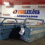 LOTE 120 - 02 CAIXAS PARA FERRAMENTAS. (NO ESTADO) ATENÇÃO! FAZER A VISITAÇÃO ANTES DE ARREMATAR, NÃO SABEMOS SE FUNCIONA. LEILÃO NÃO TEM GARANTIA E NEM DEVOLUÇÃO, SUJEITO A POSSÍVEIS AVARIAS VISÍVEIS/OCULTAS E/OU AUSÊNCIA DE COMPONENTES.