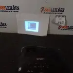 LOTE 343 - 01 PROJETOR EPSON HDMI (NO ESTADO) ATENÇÃO! FAZER A VISITAÇÃO ANTES DE ARREMATAR, NÃO SABEMOS SE FUNCIONA. LEILÃO NÃO TEM GARANTIA E NEM DEVOLUÇÃO, SUJEITO A POSSÍVEIS AVARIAS VISÍVEIS/OCULTAS E/OU AUSÊNCIA DE COMPONENTES.