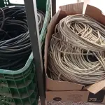 LOTE 147 - 03 CAIXAS COM CABOS DIVERSOS (NO ESTADO) ATENÇÃO! FAZER A VISITAÇÃO ANTES DE ARREMATAR, NÃO SABEMOS SE FUNCIONA. LEILÃO NÃO TEM GARANTIA E NEM DEVOLUÇÃO, SUJEITO A POSSÍVEIS AVARIAS VISÍVEIS/OCULTAS E/OU AUSÊNCIA DE COMPONENTES.