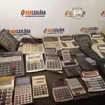 LOTE 246 - 01 LOTE COM CALCULADORES. (NO ESTADO) ATENÇÃO! FAZER A VISITAÇÃO ANTES DE ARREMATAR, NÃO SABEMOS SE FUNCIONA. LEILÃO NÃO TEM GARANTIA E NEM DEVOLUÇÃO, SUJEITO A POSSÍVEIS AVARIAS VISÍVEIS/OCULTAS E/OU AUSÊNCIA DE COMPONENTES.