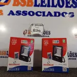 LOTE 036 - 02 REFLETORES DECORLED SUPERLED 220V 10W LUZ BRANCA  DECORLUX NOVO05 REFLETORES DECORLED SUPERLED 220V 10W LUZ BRANCA – DECORLUX NOVO. (NO ESTADO)