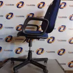LOTE 308 - 01 CADEIRA COM ESPALDAR ALTO NA COR AZUL COM BASE GIRATORIA. (NO ESTADO) ATENÇÃO! FAZER A VISITAÇÃO ANTES DE ARREMATAR, NÃO SABEMOS SE FUNCIONA. LEILÃO NÃO TEM GARANTIA E NEM DEVOLUÇÃO, SUJEITO A POSSÍVEIS AVARIAS VISÍVEIS/OCULTAS E/OU AUSÊNCIA DE COMPONENTES.