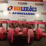 LOTE 168 - 13 HALTERES DE 2KG A 3KG NA COR ROSA. (NO ESTADO) ATENÇÃO! FAZER A VISITAÇÃO ANTES DE ARREMATAR, NÃO SABEMOS SE FUNCIONA. LEILÃO NÃO TEM GARANTIA E NEM DEVOLUÇÃO, SUJEITO A POSSÍVEIS AVARIAS VISÍVEIS/OCULTAS E/OU AUSÊNCIA DE COMPONENTES.
