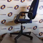 LOTE 307 - 01 CADEIRA COM ESPALDAR ALTO NA COR AZUL COM BASE GIRATORIA. (NO ESTADO) ATENÇÃO! FAZER A VISITAÇÃO ANTES DE ARREMATAR, NÃO SABEMOS SE FUNCIONA. LEILÃO NÃO TEM GARANTIA E NEM DEVOLUÇÃO, SUJEITO A POSSÍVEIS AVARIAS VISÍVEIS/OCULTAS E/OU AUSÊNCIA DE COMPONENTES.