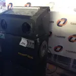 LOTE 304 - 01 MÁQUINA PARA LIMPEZA DE TONNERS. (NO ESTADO) ATENÇÃO! FAZER A VISITAÇÃO ANTES DE ARREMATAR, NÃO SABEMOS SE FUNCIONA. LEILÃO NÃO TEM GARANTIA E NEM DEVOLUÇÃO, SUJEITO A POSSÍVEIS AVARIAS VISÍVEIS/OCULTAS E/OU AUSÊNCIA DE COMPONENTES.