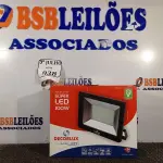 LOTE 038 - 01 REFLETOR DECORLED SUPERLED 220V 100W LUZ BRANCA - DECORLUX NOVO. (NO ESTADO)
