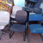LOTE 312 - 11 CADEIRAS DIVERSAS. (NO ESTADO) ATENÇÃO! FAZER A VISITAÇÃO ANTES DE ARREMATAR, NÃO SABEMOS SE FUNCIONA. LEILÃO NÃO TEM GARANTIA E NEM DEVOLUÇÃO, SUJEITO A POSSÍVEIS AVARIAS VISÍVEIS/OCULTAS E/OU AUSÊNCIA DE COMPONENTES.