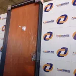 LOTE 280 - 4.552 - PORTA MOGNO 085X215 ESQ REQ12 - HAIALA NOVO. (NO ESTADO)