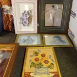 LOTE 253 - 08 QUADROS PARA DECORAÇÃO. (NO ESTADO) ATENÇÃO! FAZER A VISITAÇÃO ANTES DE ARREMATAR, NÃO SABEMOS SE FUNCIONA. LEILÃO NÃO TEM GARANTIA E NEM DEVOLUÇÃO, SUJEITO A POSSÍVEIS AVARIAS VISÍVEIS/OCULTAS E/OU AUSÊNCIA DE COMPONENTES.