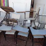 LOTE 314 - 11 CADEIRAS UNIVERSITÁRIAS (NO ESTADO) ATENÇÃO! FAZER A VISITAÇÃO ANTES DE ARREMATAR, NÃO SABEMOS SE FUNCIONA. LEILÃO NÃO TEM GARANTIA E NEM DEVOLUÇÃO, SUJEITO A POSSÍVEIS AVARIAS VISÍVEIS/OCULTAS E/OU AUSÊNCIA DE COMPONENTES.