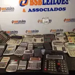 LOTE 246 - 01 LOTE COM CALCULADORES. (NO ESTADO) ATENÇÃO! FAZER A VISITAÇÃO ANTES DE ARREMATAR, NÃO SABEMOS SE FUNCIONA. LEILÃO NÃO TEM GARANTIA E NEM DEVOLUÇÃO, SUJEITO A POSSÍVEIS AVARIAS VISÍVEIS/OCULTAS E/OU AUSÊNCIA DE COMPONENTES.