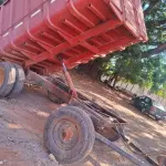 LOTE 319 - 01 CARRETA 12m³, COM TAMPA SUPERIOR. COMPRIMENTO 3.50 ; LARGURA 2.20 E ALTURA 1.30. (NO ESTADO)