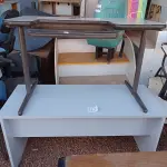 LOTE 313 - 02 MESAS PARA ESCRITÓRIO. (NO ESTADO) ATENÇÃO! FAZER A VISITAÇÃO ANTES DE ARREMATAR, NÃO SABEMOS SE FUNCIONA. LEILÃO NÃO TEM GARANTIA E NEM DEVOLUÇÃO, SUJEITO A POSSÍVEIS AVARIAS VISÍVEIS/OCULTAS E/OU AUSÊNCIA DE COMPONENTES.