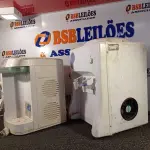LOTE 276 - 02 PURIFICADORES DE ÁGUA SENDO 01 PARA GARRAFÃO. (NO ESTADO) ATENÇÃO! FAZER A VISITAÇÃO ANTES DE ARREMATAR, NÃO SABEMOS SE FUNCIONA. LEILÃO NÃO TEM GARANTIA E NEM DEVOLUÇÃO, SUJEITO A POSSÍVEIS AVARIAS VISÍVEIS/OCULTAS E/OU AUSÊNCIA DE COMPONENTES.