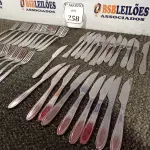 LOTE 258 - 01 LOTE COM 20 FACAS E 20 GARFOS. (NO ESTADO) ATENÇÃO! FAZER A VISITAÇÃO ANTES DE ARREMATAR, NÃO SABEMOS SE FUNCIONA. LEILÃO NÃO TEM GARANTIA E NEM DEVOLUÇÃO, SUJEITO A POSSÍVEIS AVARIAS VISÍVEIS/OCULTAS E/OU AUSÊNCIA DE COMPONENTES.
