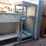 LOTE 315 - 01 ARMÁRIO ,01 CARRINHO EM FERRO COM RODINHAS. (NO ESTADO) ATENÇÃO! FAZER A VISITAÇÃO ANTES DE ARREMATAR, NÃO SABEMOS SE FUNCIONA. LEILÃO NÃO TEM GARANTIA E NEM DEVOLUÇÃO, SUJEITO A POSSÍVEIS AVARIAS VISÍVEIS/OCULTAS E/OU AUSÊNCIA DE COMPONENTES.
