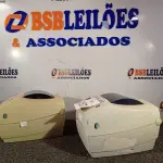 LOTE 157 - 02 IMPRESSORAS DE ETIQUETAS MARCA ZEBRA MOD:TLP 2844 (NO ESTADO) ATENÇÃO! FAZER A VISITAÇÃO ANTES DE ARREMATAR, NÃO SABEMOS SE FUNCIONA. LEILÃO NÃO TEM GARANTIA E NEM DEVOLUÇÃO, SUJEITO A POSSÍVEIS AVARIAS VISÍVEIS/OCULTAS E/OU AUSÊNCIA DE COMPONENTES.