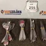 LOTE 255 - 01 LOTE COM 20 FACAS E 20 GARFOS. (NO ESTADO) ATENÇÃO! FAZER A VISITAÇÃO ANTES DE ARREMATAR, NÃO SABEMOS SE FUNCIONA. LEILÃO NÃO TEM GARANTIA E NEM DEVOLUÇÃO, SUJEITO A POSSÍVEIS AVARIAS VISÍVEIS/OCULTAS E/OU AUSÊNCIA DE COMPONENTES.