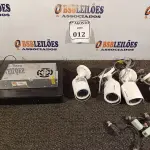 LOTE 012 - 01 DVR, 01 FONTE DE ALIMENTAÇÃO BIVOLT E 04 CÂMERAS. (NO ESTADO) ATENÇÃO! FAZER A VISITAÇÃO ANTES DE ARREMATAR, NÃO SABEMOS SE FUNCIONA. LEILÃO NÃO TEM GARANTIA E NEM DEVOLUÇÃO, SUJEITO A POSSÍVEIS AVARIAS VISÍVEIS/OCULTAS E/OU AUSÊNCIA DE COMPONENTES.