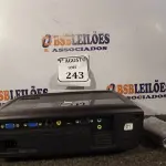 LOTE 243 - 01 PROJETOR MULTIMIDIA MARCA DELL COM CONTROLE 387 HORAS DE USO SEM CABO DE FORÇA 220V. (NO ESTADO) ATENÇÃO! FAZER A VISITAÇÃO ANTES DE ARREMATAR, NÃO SABEMOS SE FUNCIONA. LEILÃO NÃO TEM GARANTIA E NEM DEVOLUÇÃO, SUJEITO A POSSÍVEIS AVARIAS VISÍVEIS/OCULTAS E/OU AUSÊNCIA DE COMPONENTES.