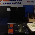 LOTE 289 - 01 LOTE COM ITENS PARA ESCRITÓRIO E 01 MASSAGEADOR. (NO ESTADO) ATENÇÃO! FAZER A VISITAÇÃO ANTES DE ARREMATAR, NÃO SABEMOS SE FUNCIONA. LEILÃO NÃO TEM GARANTIA E NEM DEVOLUÇÃO, SUJEITO A POSSÍVEIS AVARIAS VISÍVEIS/OCULTAS E/OU AUSÊNCIA DE COMPONENTES.