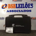 LOTE 203 - 01 MALETA COM 01 TRANSMISSOR E 01 MICROFONE SEM FIO. (NO ESTADO) ATENÇÃO! FAZER A VISITAÇÃO ANTES DE ARREMATAR, NÃO SABEMOS SE FUNCIONA. LEILÃO NÃO TEM GARANTIA E NEM DEVOLUÇÃO, SUJEITO A POSSÍVEIS AVARIAS VISÍVEIS/OCULTAS E/OU AUSÊNCIA DE COMPONENTES.