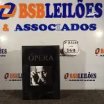 LOTE 160 - 01 ESTOJO DE LUXO COM 09CDS + 04 LIVROS MARIO HENRIQUE SIMONSEN-OPERA. (NO ESTADO) ATENÇÃO! FAZER A VISITAÇÃO ANTES DE ARREMATAR, NÃO SABEMOS SE FUNCIONA. LEILÃO NÃO TEM GARANTIA E NEM DEVOLUÇÃO, SUJEITO A POSSÍVEIS AVARIAS VISÍVEIS/OCULTAS E/OU AUSÊNCIA DE COMPONENTES.