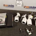 LOTE 012 - 01 DVR, 01 FONTE DE ALIMENTAÇÃO BIVOLT E 04 CÂMERAS. (NO ESTADO) ATENÇÃO! FAZER A VISITAÇÃO ANTES DE ARREMATAR, NÃO SABEMOS SE FUNCIONA. LEILÃO NÃO TEM GARANTIA E NEM DEVOLUÇÃO, SUJEITO A POSSÍVEIS AVARIAS VISÍVEIS/OCULTAS E/OU AUSÊNCIA DE COMPONENTES.