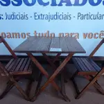 LOTE 260 - 01 MESA COM 02 CADEIRAS EM MADEIRA. (NO ESTADO) ATENÇÃO! FAZER A VISITAÇÃO ANTES DE ARREMATAR, NÃO SABEMOS SE FUNCIONA. LEILÃO NÃO TEM GARANTIA E NEM DEVOLUÇÃO, SUJEITO A POSSÍVEIS AVARIAS VISÍVEIS/OCULTAS E/OU AUSÊNCIA DE COMPONENTES.