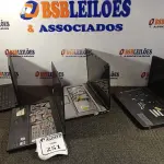 LOTE 251 - 03 NOTEBOOKS PARA RETIRADA DE PEÇAS. (NO ESTADO) ATENÇÃO! FAZER A VISITAÇÃO ANTES DE ARREMATAR, NÃO SABEMOS SE FUNCIONA. LEILÃO NÃO TEM GARANTIA E NEM DEVOLUÇÃO, SUJEITO A POSSÍVEIS AVARIAS VISÍVEIS/OCULTAS E/OU AUSÊNCIA DE COMPONENTES.