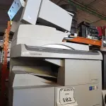 LOTE 182 - 01 IMPRESSORA SAMSUNG 6555 COM GAVETA EXTRA E GRAMPEADOR (NO ESTADO) ATENÇÃO! FAZER A VISITAÇÃO ANTES DE ARREMATAR, NÃO SABEMOS SE FUNCIONA. LEILÃO NÃO TEM GARANTIA E NEM DEVOLUÇÃO, SUJEITO A POSSÍVEIS AVARIAS VISÍVEIS/OCULTAS E/OU AUSÊNCIA DE COMPONENTES.