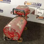 LOTE 206 - 01 COMPRESSOR DE AR DIRETO. (NO ESTADO) ATENÇÃO! FAZER A VISITAÇÃO ANTES DE ARREMATAR, NÃO SABEMOS SE FUNCIONA. LEILÃO NÃO TEM GARANTIA E NEM DEVOLUÇÃO, SUJEITO A POSSÍVEIS AVARIAS VISÍVEIS/OCULTAS E/OU AUSÊNCIA DE COMPONENTES.