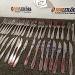 LOTE 257 - 01 LOTE COM 22 FACAS E 22 GARFOS. (NO ESTADO) ATENÇÃO! FAZER A VISITAÇÃO ANTES DE ARREMATAR, NÃO SABEMOS SE FUNCIONA. LEILÃO NÃO TEM GARANTIA E NEM DEVOLUÇÃO, SUJEITO A POSSÍVEIS AVARIAS VISÍVEIS/OCULTAS E/OU AUSÊNCIA DE COMPONENTES.