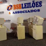 LOTE 193 - 02 LUMINÁRIAS DE EMERGÊNCIA DE LED. (NO ESTADO) ATENÇÃO! FAZER A VISITAÇÃO ANTES DE ARREMATAR, NÃO SABEMOS SE FUNCIONA. LEILÃO NÃO TEM GARANTIA E NEM DEVOLUÇÃO, SUJEITO A POSSÍVEIS AVARIAS VISÍVEIS/OCULTAS E/OU AUSÊNCIA DE COMPONENTES.