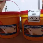 LOTE 265 - 02 LATAS DE SIKA MONOTOP-123 RODAPÉ IMPERMEABILIZANTE PARA TRATAMENTO DE UMIDADE ASCENDENTE COM 12KG CADA. (NO ESTADO) ATENÇÃO! FAZER A VISITAÇÃO ANTES DE ARREMATAR, NÃO SABEMOS SE FUNCIONA. LEILÃO NÃO TEM GARANTIA E NEM DEVOLUÇÃO, SUJEITO A POSSÍVEIS AVARIAS VISÍVEIS/OCULTAS E/OU AUSÊNCIA DE COMPONENTES.