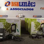 LOTE 204 - 10 POCKET PC GPS P550B. (NO ESTADO) ATENÇÃO! FAZER A VISITAÇÃO ANTES DE ARREMATAR, NÃO SABEMOS SE FUNCIONA. LEILÃO NÃO TEM GARANTIA E NEM DEVOLUÇÃO, SUJEITO A POSSÍVEIS AVARIAS VISÍVEIS/OCULTAS E/OU AUSÊNCIA DE COMPONENTES.