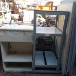 LOTE 315 - 01 ARMÁRIO ,01 CARRINHO EM FERRO COM RODINHAS. (NO ESTADO) ATENÇÃO! FAZER A VISITAÇÃO ANTES DE ARREMATAR, NÃO SABEMOS SE FUNCIONA. LEILÃO NÃO TEM GARANTIA E NEM DEVOLUÇÃO, SUJEITO A POSSÍVEIS AVARIAS VISÍVEIS/OCULTAS E/OU AUSÊNCIA DE COMPONENTES.