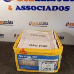 LOTE 396 - 01 CAIXA SIKA TOP 100 REVESTIMENTO IMPERMEABILIZANTE SEMI-FLEXIVEL 18KG. (NO ESTADO) ATENÇÃO! FAZER A VISITAÇÃO ANTES DE ARREMATAR, NÃO SABEMOS SE FUNCIONA. LEILÃO NÃO TEM GARANTIA E NEM DEVOLUÇÃO, SUJEITO A POSSÍVEIS AVARIAS VISÍVEIS/OCULTAS E/OU AUSÊNCIA DE COMPONENTES.