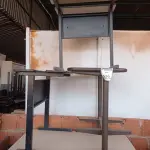 LOTE 536 - 03 MESAS EM MADEIRA PARA IMPRESSORA, 01 MESINHA DE CENTRO E 01 MESA EM MADEIRA COM 02 GAVETAS. (NO ESTADO) ATENÇÃO! FAZER A VISITAÇÃO ANTES DE ARREMATAR, NÃO SABEMOS SE FUNCIONA. LEILÃO NÃO TEM GARANTIA E NEM DEVOLUÇÃO, SUJEITO A POSSÍVEIS AVARIAS VISÍVEIS/OCULTAS E/OU AUSÊNCIA DE COMPONENTES.