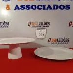 LOTE 032 - 01 BAILARINA PARA BOLO E 01 PRATO EM PORCELANA. (NO ESTADO EM QUE SE ENCONTRA) ATENÇÃO! FAZER A VISITAÇÃO ANTES DE ARREMATAR, NÃO SABEMOS SE FUNCIONA. LEILÃO NÃO TEM GARANTIA E NEM DEVOLUÇÃO, SUJEITO A POSSÍVEIS AVARIAS VISÍVEIS/OCULTAS E/OU AUSÊNCIA DE COMPONENTES.  