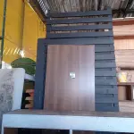 LOTE 530 -  01 LOTE COM PAINÉIS EM MADEIRA E BALCÃO EM MADEIRA. (NO ESTADO) ATENÇÃO! FAZER A VISITAÇÃO ANTES DE ARREMATAR, NÃO SABEMOS SE FUNCIONA. LEILÃO NÃO TEM GARANTIA E NEM DEVOLUÇÃO, SUJEITO A POSSÍVEIS AVARIAS VISÍVEIS/OCULTAS E/OU AUSÊNCIA DE COMPONENTES.