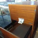 LOTE 369 - 01 ARQUIVO EM MADEIRA 04 GAVETAS PARA PASTA SUSPENSA. (NO ESTADO) ATENÇÃO! FAZER A VISITAÇÃO ANTES DE ARREMATAR, NÃO SABEMOS SE FUNCIONA. LEILÃO NÃO TEM GARANTIA E NEM DEVOLUÇÃO, SUJEITO A POSSÍVEIS AVARIAS VISÍVEIS/OCULTAS E/OU AUSÊNCIA DE COMPONENTES.